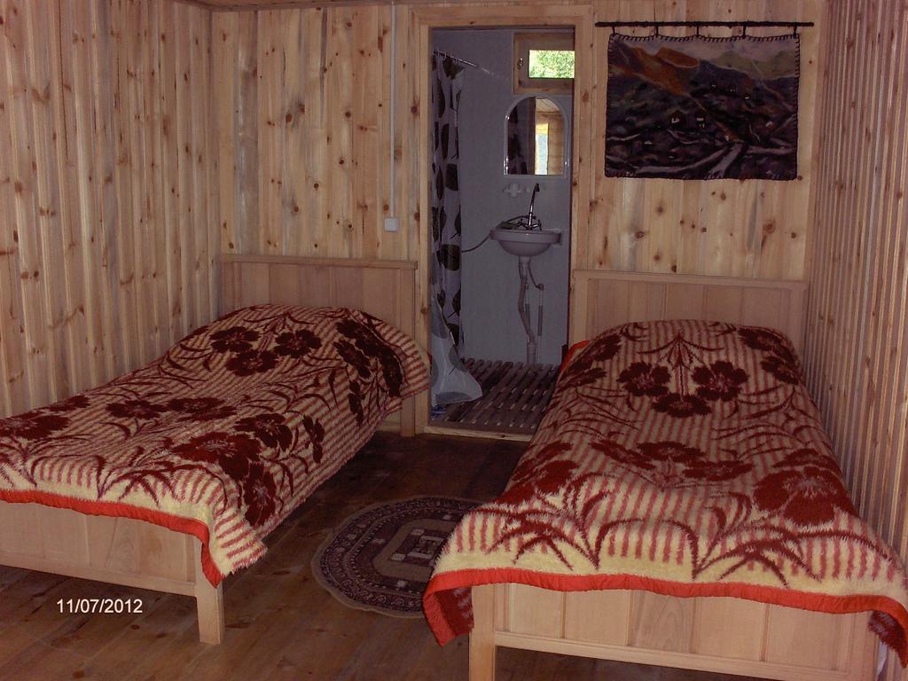 Guest House Mirgvela Omalo Habitación foto
